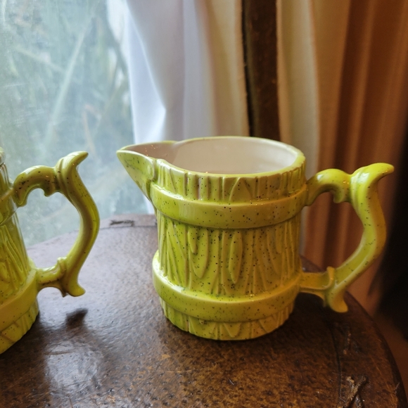 Vintage neon green Barrel cream and sugar dish. - Picture 4 of 4
